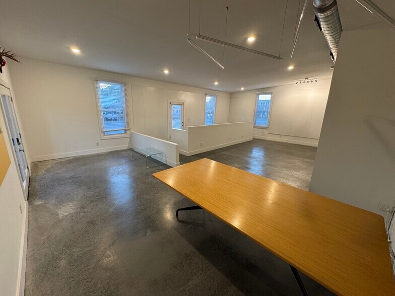 More Photos Of 2610 Westwood Dr, Nashville Office For Lease