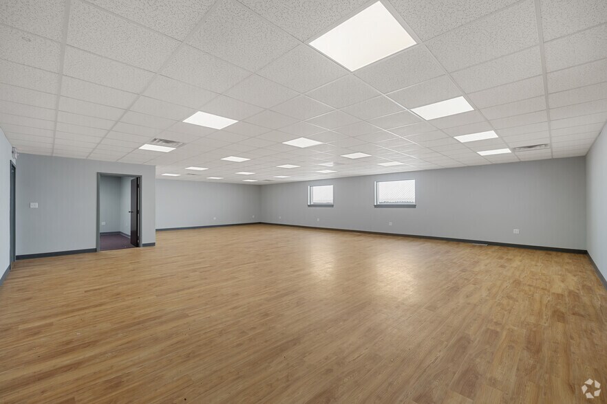 More Photos Of 252-262 Depot Rd, Milford Light Distribution For Lease
