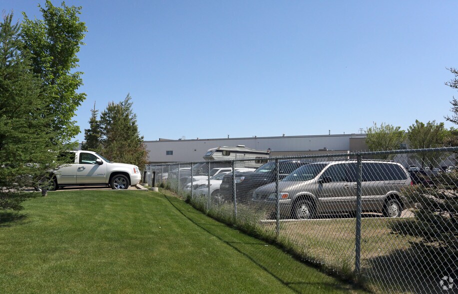 More Photos Of 3115 93 St NW, Edmonton Manufacturing For Sale