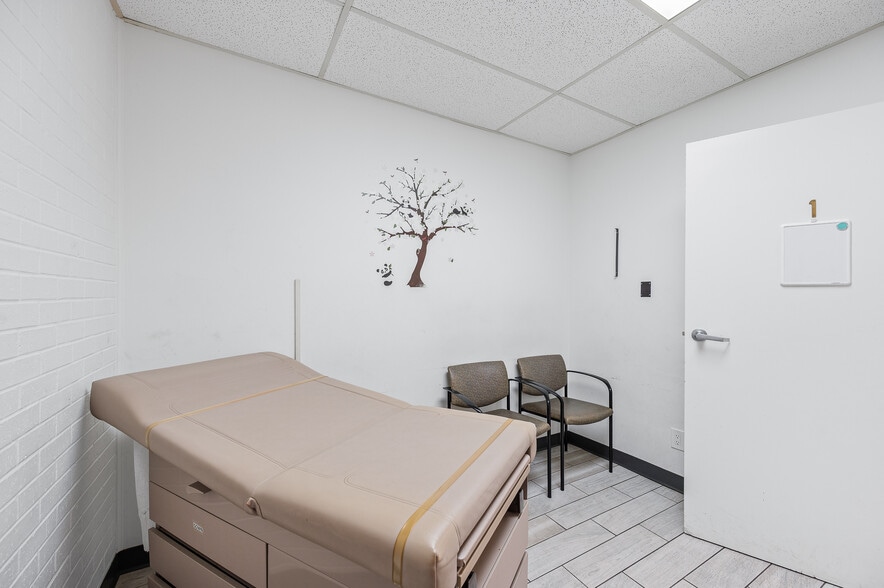 More Photos Of 3339 Fairview St, Pasadena Medical For Lease