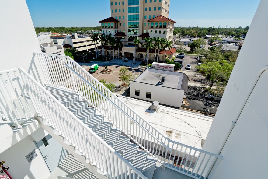 More Photos Of 2170 Main St, Sarasota Loft Creative Space For Sale