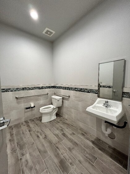 More Photos Of 3060 N Mariposa St, Fresno Medical For Lease