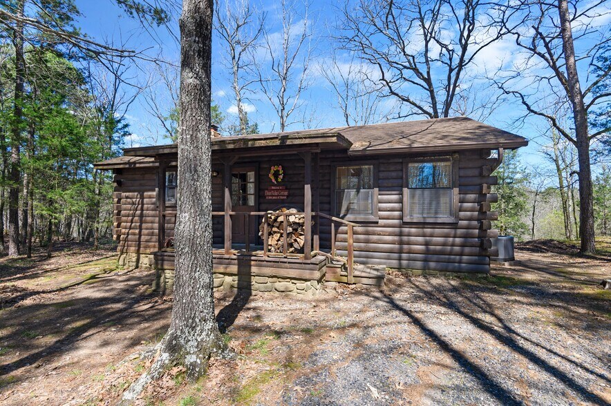 More Photos Of 68438 Eagle Creek Dr, Smithville Hotel For Sale