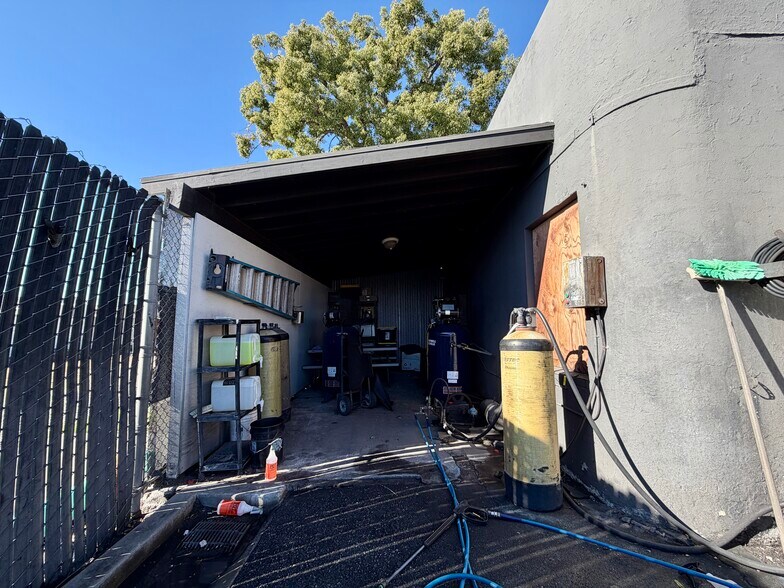 More Photos Of 1200 E Colorado Blvd, Pasadena Auto Repair For Lease