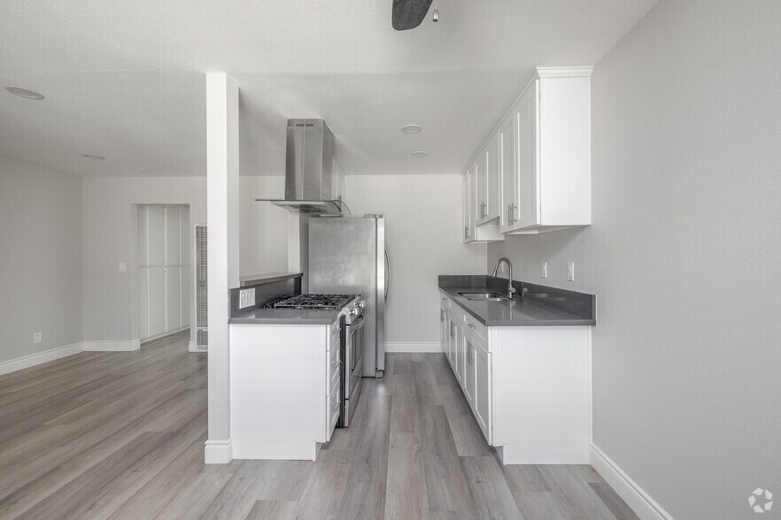 More Photos Of 1628 W 218th St, Torrance Apartments For Sale