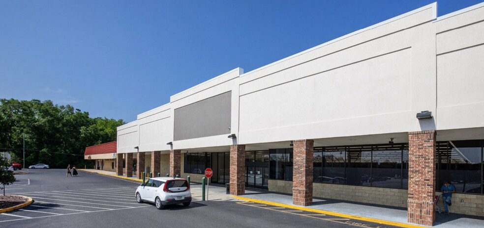 More Photos Of 1546 Ohio Ave S, Live Oak Unknown For Lease