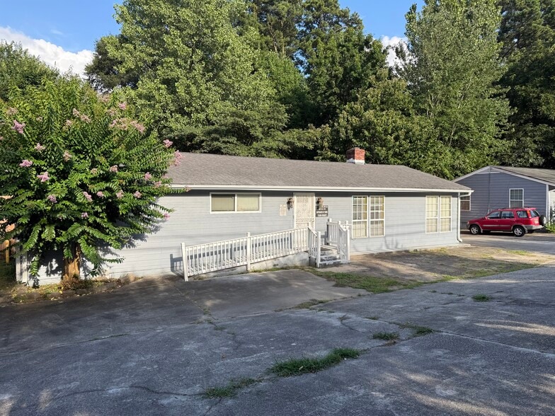 Primary Photo Of 3147 Shallowford Rd, Atlanta Office For Sale
