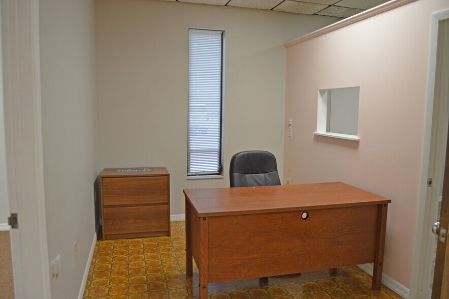 More Photos Of 4416 S US 301, Bushnell Medical For Sale