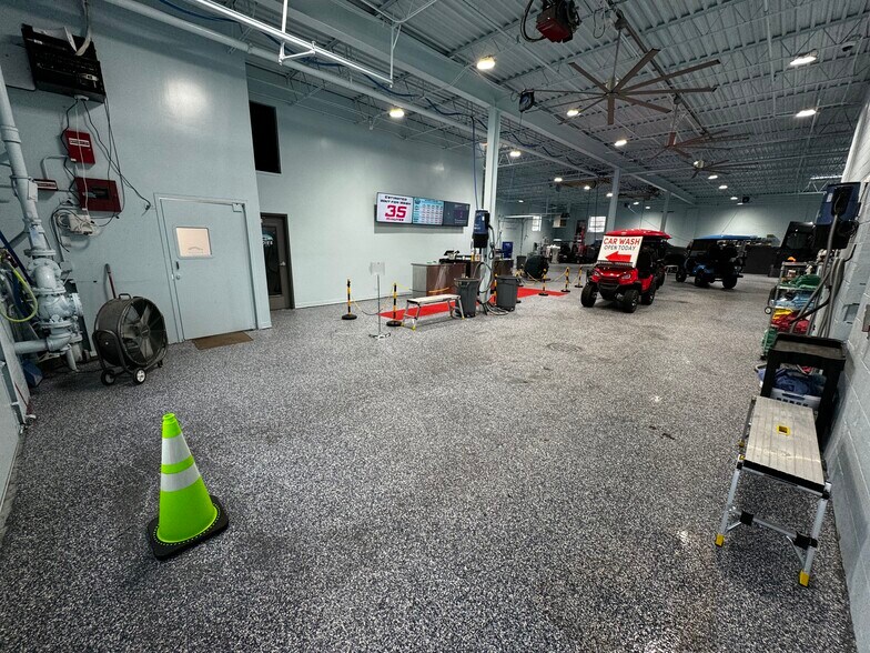 More Photos Of 1540 Hannah Ave, Forest Park Light Distribution For Lease