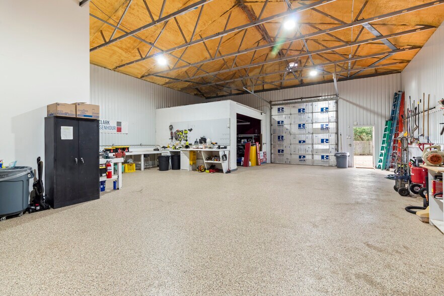 More Photos Of 3828 S College Ave, Bryan Office For Sale