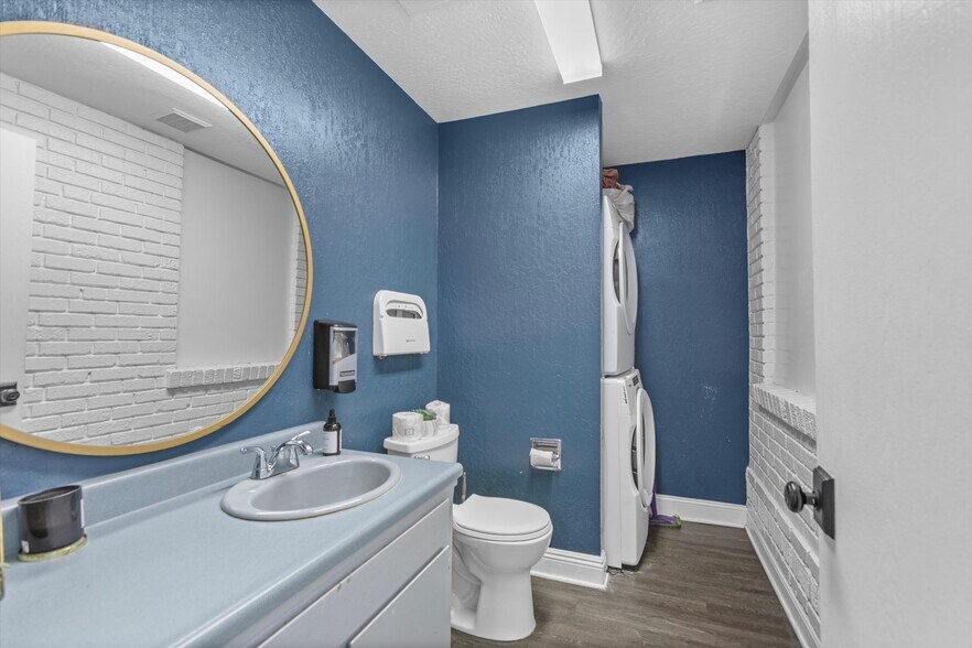 More Photos Of 123 Mt Rose St, Reno General Retail For Sale