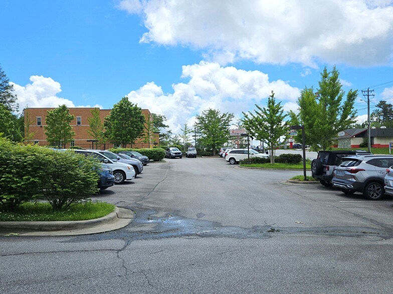 More Photos Of 1216 Asheville Hwy, Hendersonville Auto Dealership For Lease