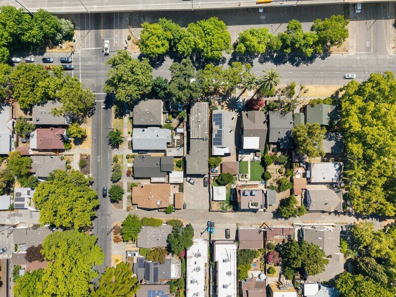 More Photos Of 2323 W St, Sacramento Apartments For Sale