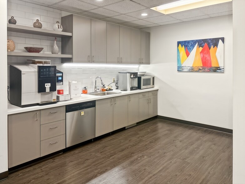 More Photos Of 1266 E Main St, Stamford Office For Lease