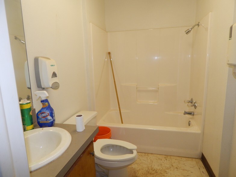 More Photos Of 682 FM 2021, Lufkin Warehouse For Sale