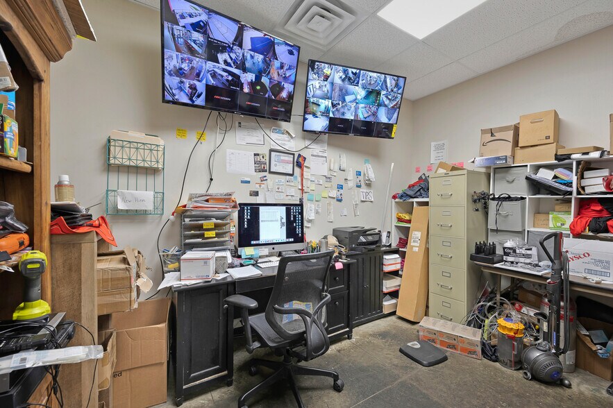 More Photos Of 7609 Hillside Rd, Amarillo Freestanding For Lease