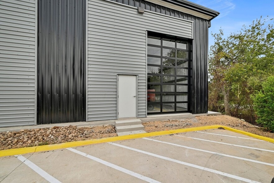 More Photos Of 300 Co 199 rd, Hutto Flex For Lease