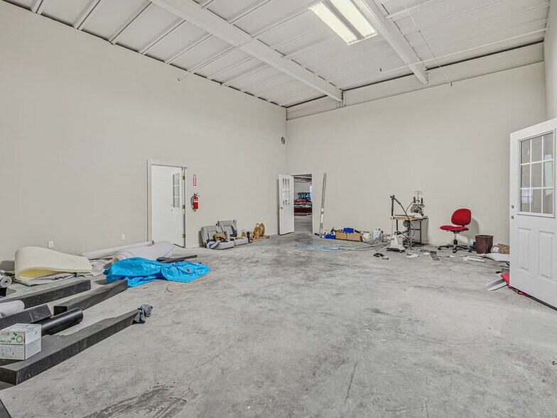 More Photos Of 1002 Douglas Ave, Opp Manufacturing For Lease