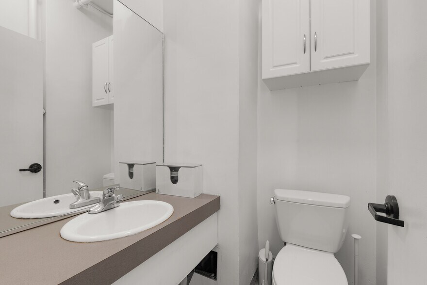 More Photos Of 576 Sacramento St, San Francisco Office For Lease