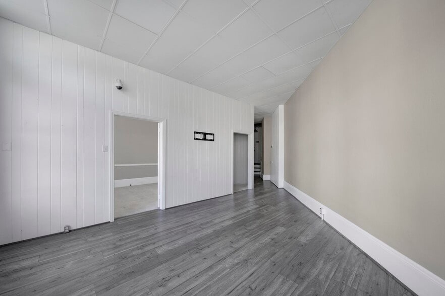 More Photos Of 101 Gadsden St, Chester Storefront Retail Office For Sale