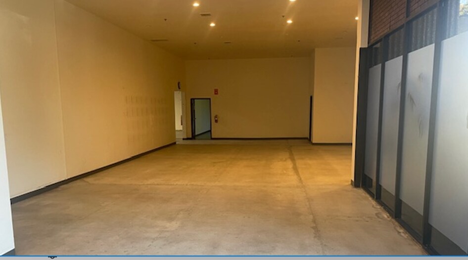 More Photos Of 829-833 Flynn Rd, Camarillo Manufacturing For Lease