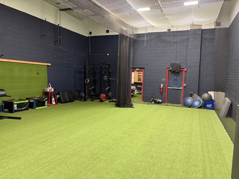 More Photos Of 1615 Bustleton Pike, Feasterville Trevose Warehouse For Lease