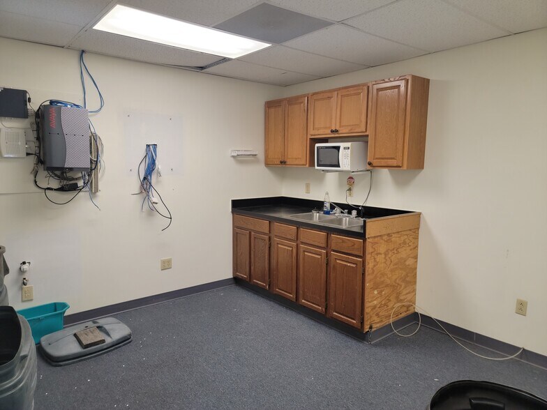 More Photos Of 694 Beverly Pike, Elkins Office For Lease