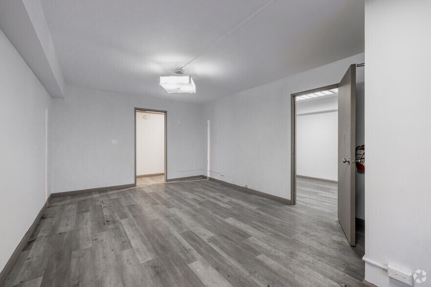 More Photos Of 310 Lexington Ave, New York Apartments For Sale