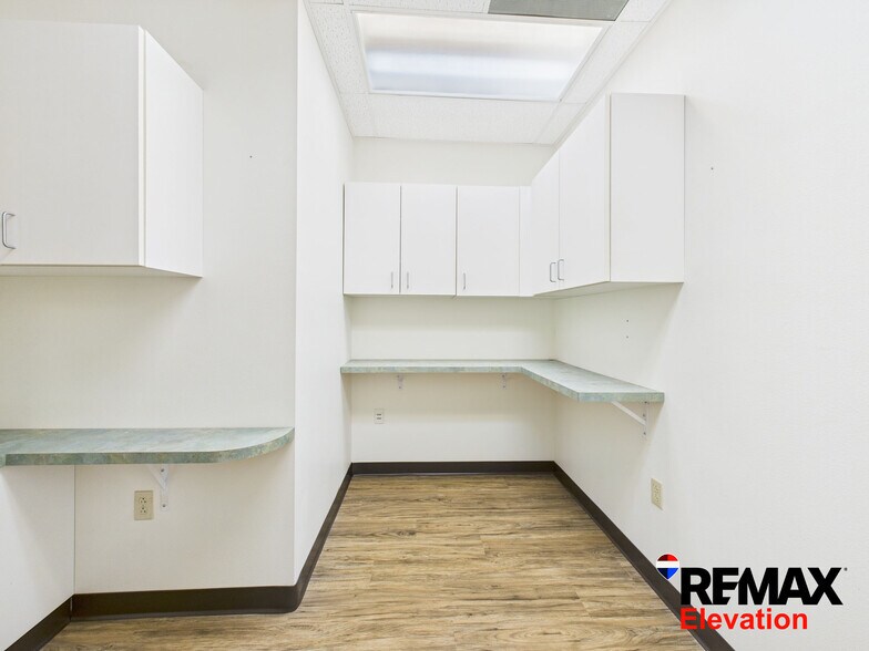 More Photos Of 156 N 6th St, Basin Office For Sale