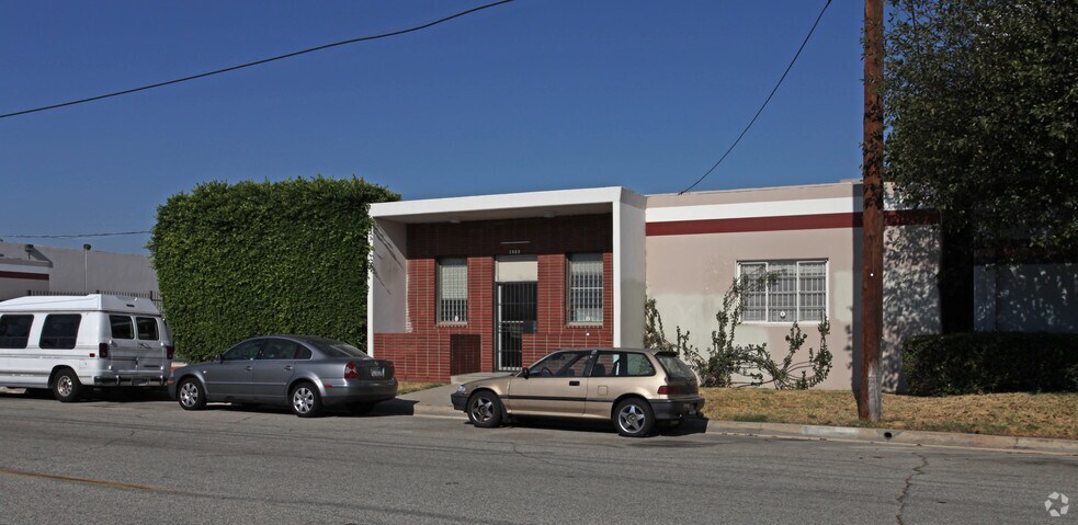 More Photos Of 2909 Tanager Ave, Commerce Warehouse For Lease