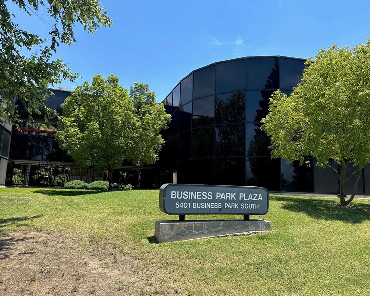 Primary Photo Of 5401 Business Park S, Bakersfield Loft Creative Space For Lease