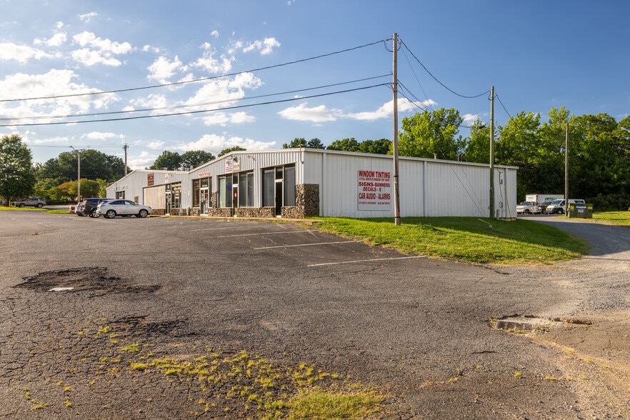 More Photos Of 656 W Main St, Rock Hill Warehouse For Sale