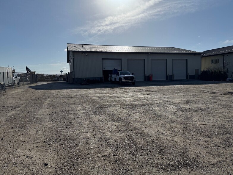 More Photos Of 2128 Gould Ct, Rockdale Warehouse For Sale