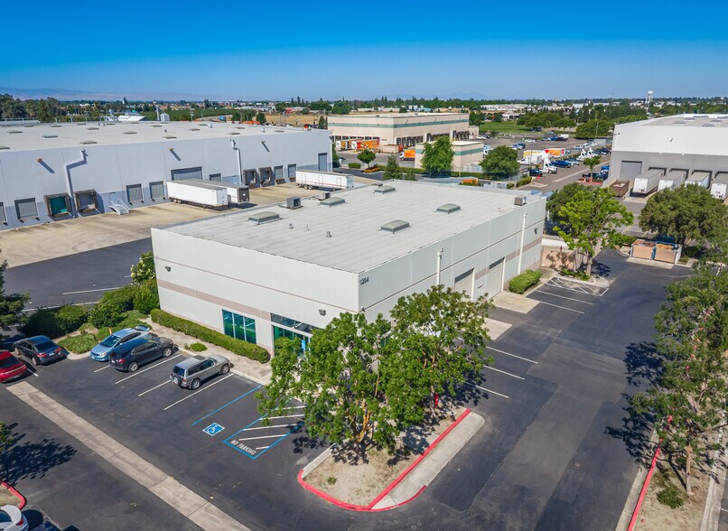 More Photos Of 1266 Dupont Ct, Manteca Warehouse For Sale