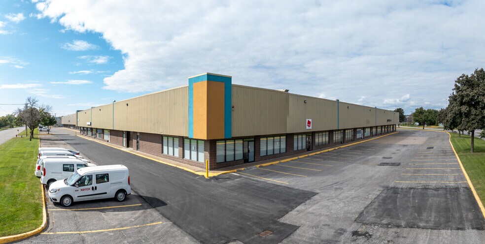 More Photos Of 445 Av St Jean Baptiste, Québec Distribution For Lease