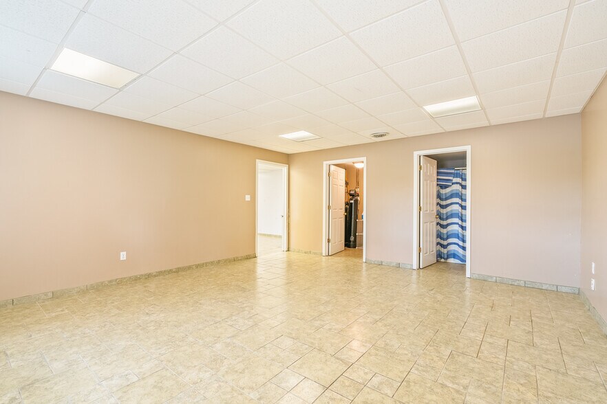 More Photos Of 503 E Russell Rd, Tecumseh Specialty For Sale