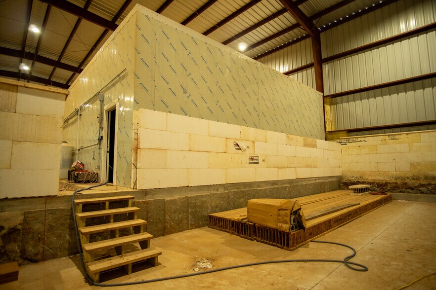 More Photos Of 103 N. Clarady, Wanette Industrial For Sale