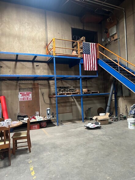 More Photos Of 308 E Louisiana Ave, Midland Light Manufacturing For Sale