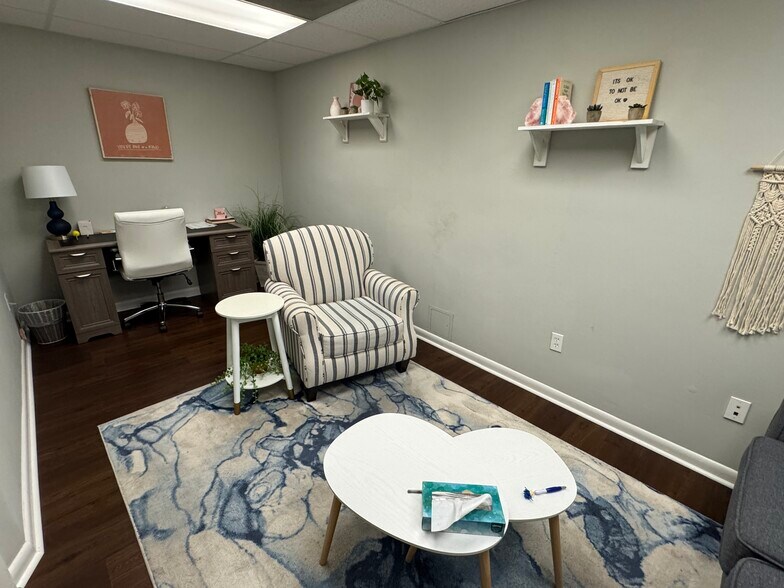 More Photos Of 2814 W Dr Martin Luther King Jr Blvd, Tampa Medical For Lease