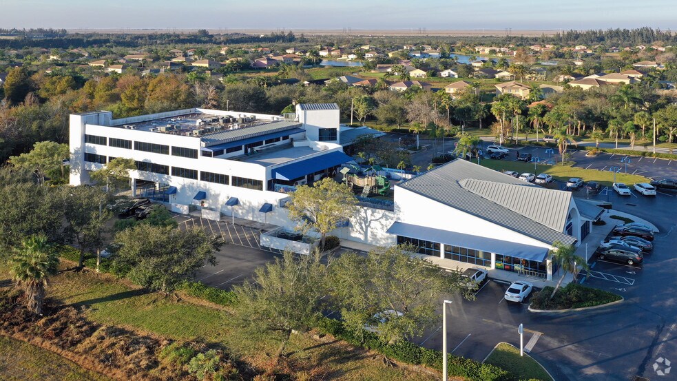 More Photos Of 20170 Pines Blvd, Pembroke Pines Health Club For Lease