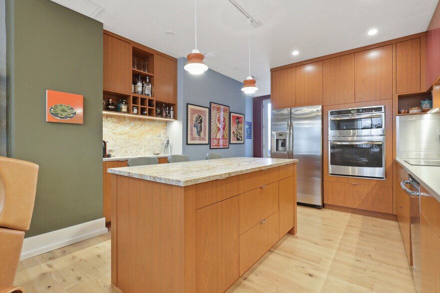 More Photos Of 1019 Cathedral St, Baltimore Office Residential For Sale