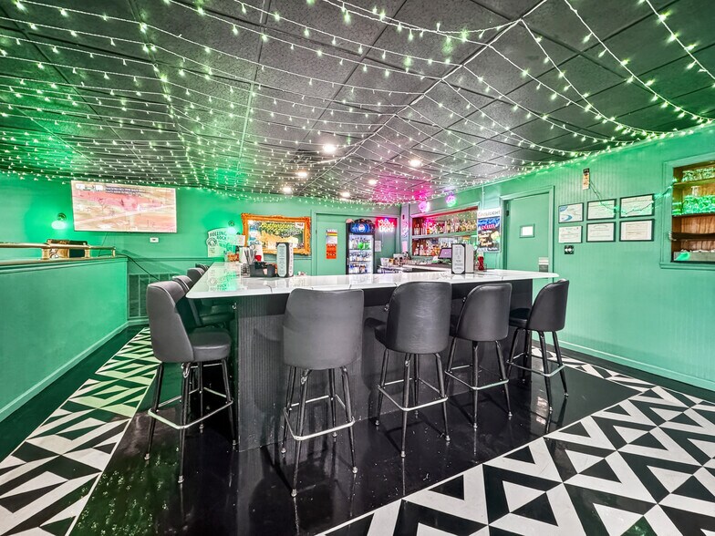 More Photos Of 2206 7th Ave, Altoona Restaurant For Sale