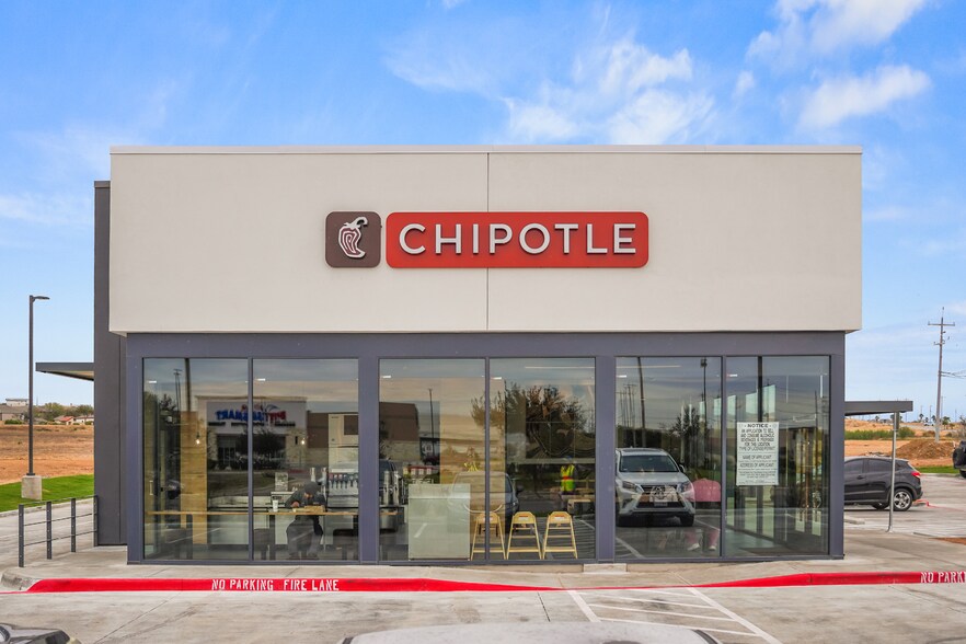 More Photos Of 10819 International Blvd, Laredo General Retail For Sale