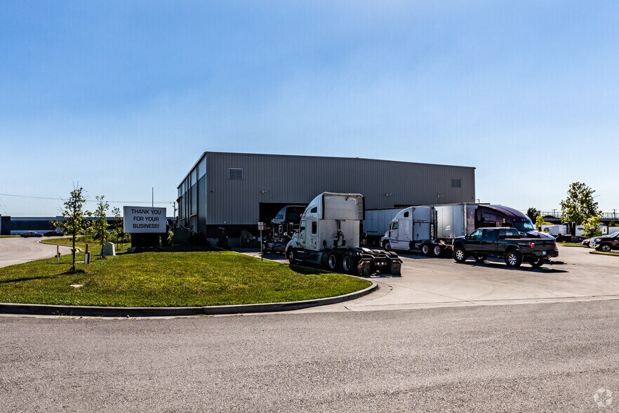 More Photos Of 1137 W Pittman St, Olathe Industrial For Lease