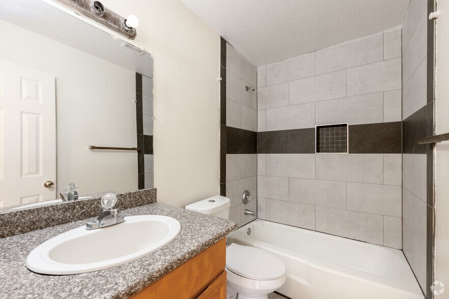 More Photos Of 1718 Boulevard De Province, Baton Rouge Multifamily For Sale