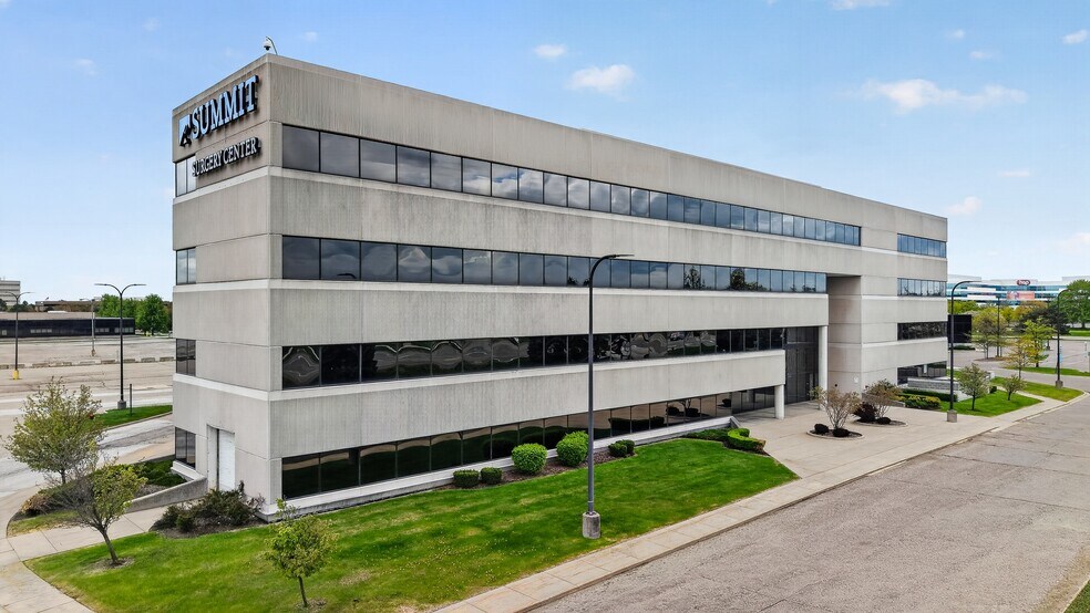 More Photos Of 1560 E Maple Rd, Troy Medical For Lease