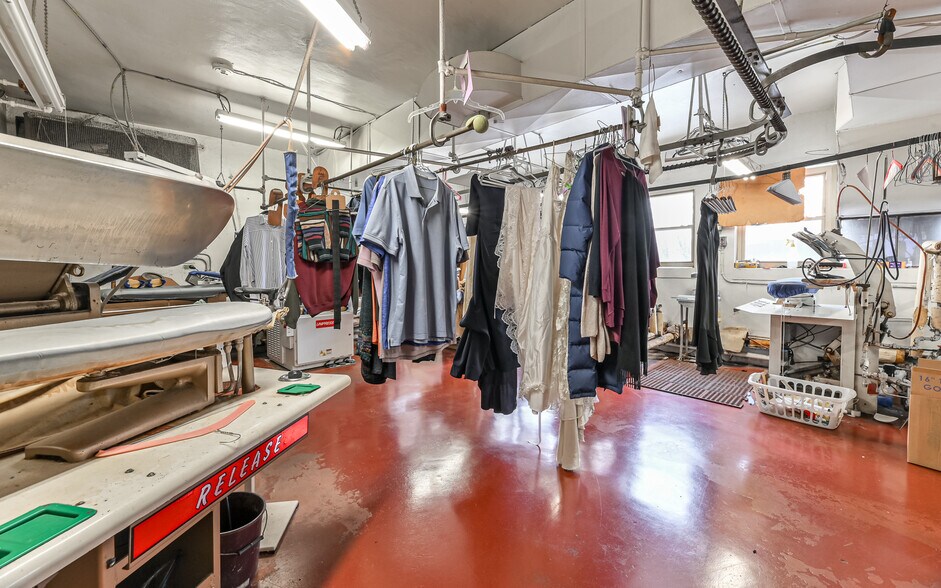 More Photos Of 4145 Brownsville Rd, Pittsburgh Storefront For Sale