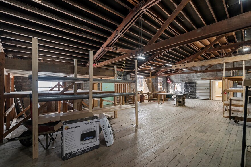 More Photos Of 309 Main St, Emlenton General Retail For Sale