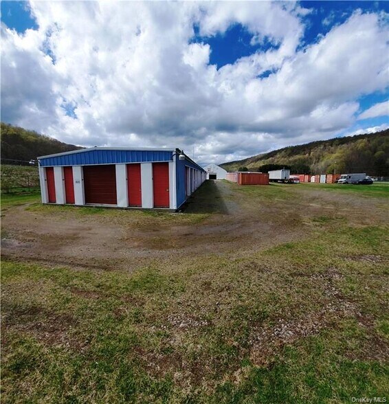 More Photos Of 206 Service Rd, Parksville Office For Sale