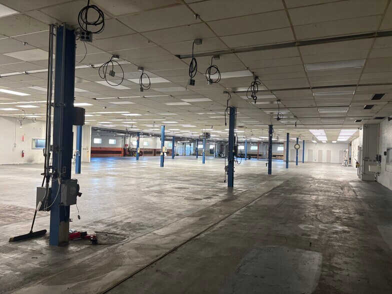 More Photos Of 100 Providence Pike, North Smithfield Manufacturing For Sale